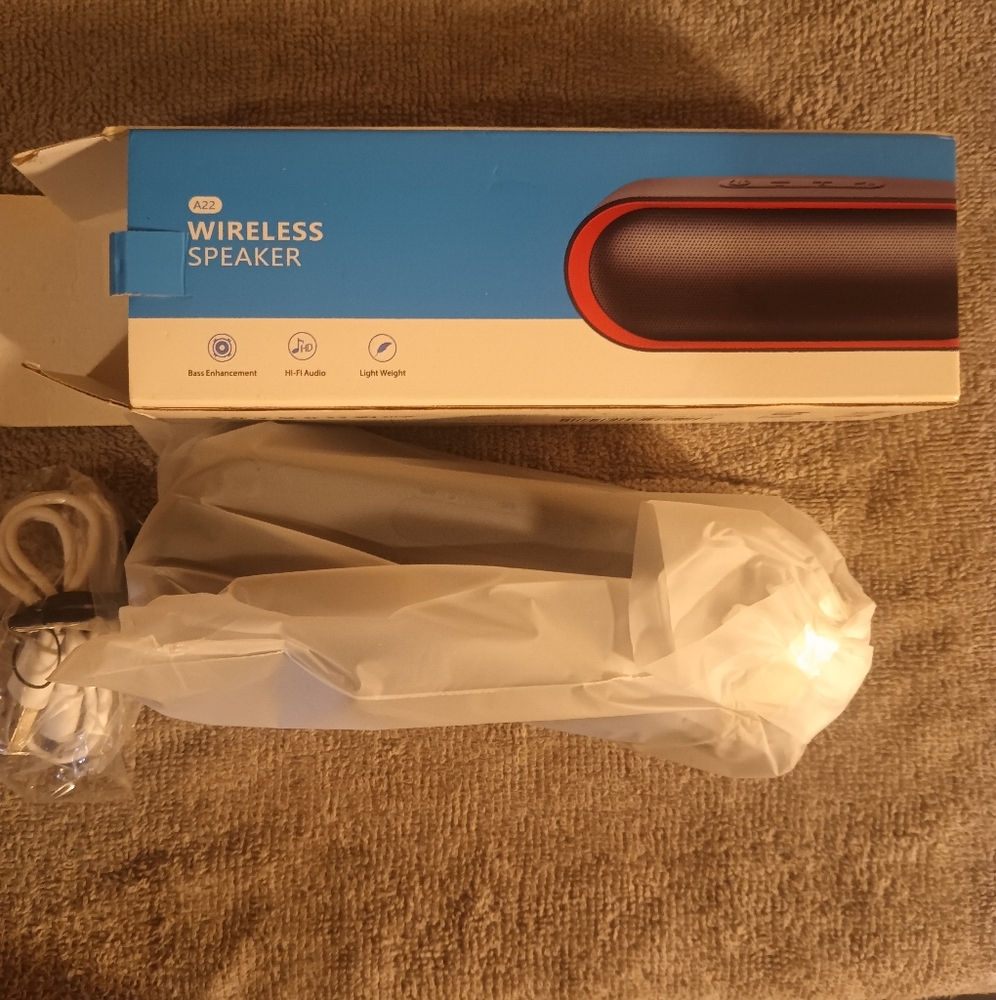 A22 Wireless speaker. 24hr playtime